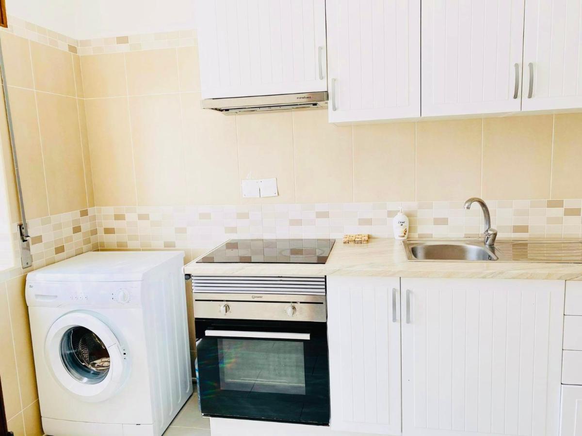 Side Apartment *